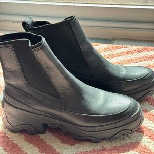 NWOB Sorel Chelsea Boot - Waterproof - USA Women’s 9.5